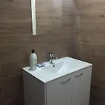 Kasapis Apts アパート *